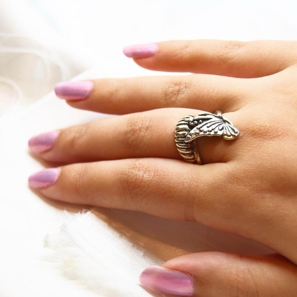 Silver butterfly ring - Picture 2 of 7